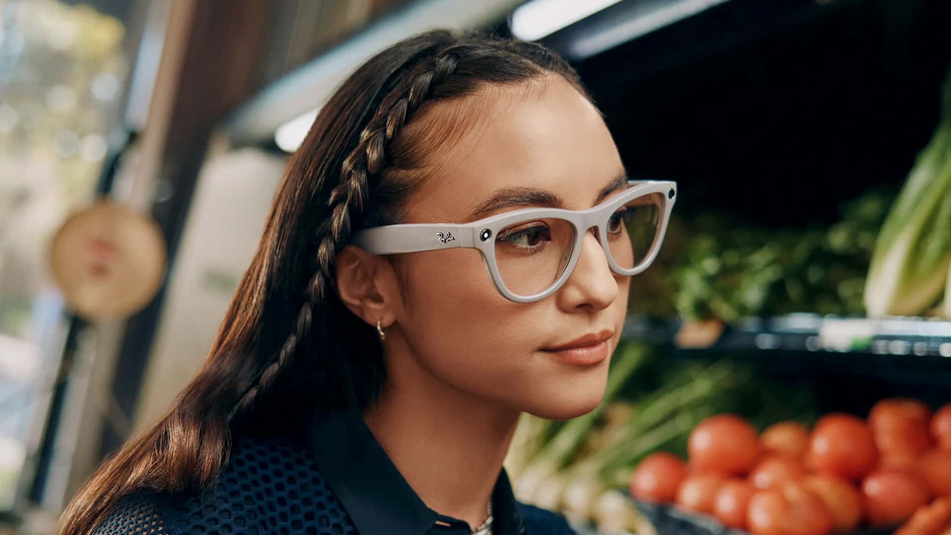 How Many Devices Did Meta Sell in Q4?